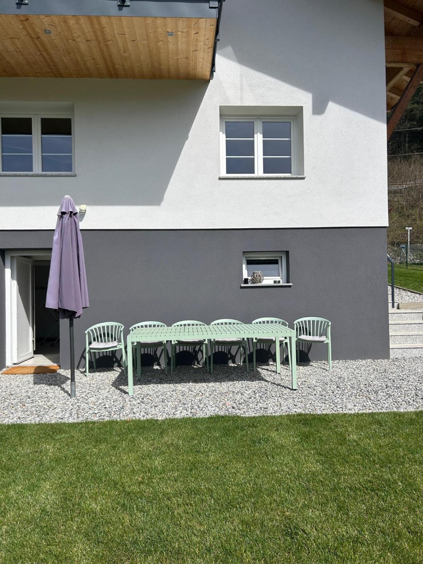 Mit Garten Und Panoramablick In *